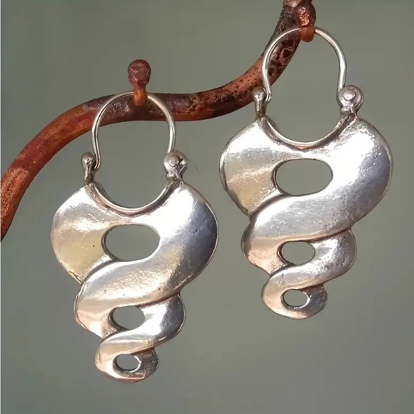🐳Earrings Curly Dangle - Picture 1 of 10
